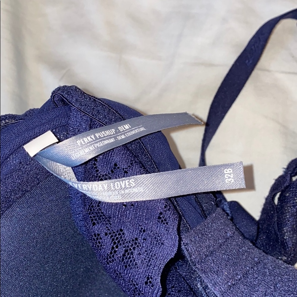 bra - Picture 2 of 3
